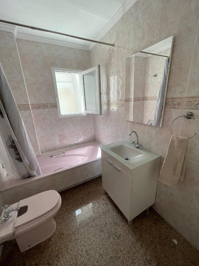 Encantadora Habitacion Privada Cerca Del Mar Malaga Exterior photo