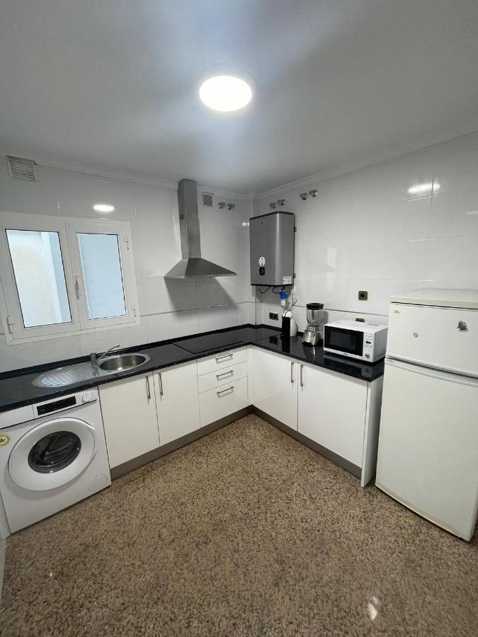 Encantadora Habitacion Privada Cerca Del Mar Malaga Exterior photo